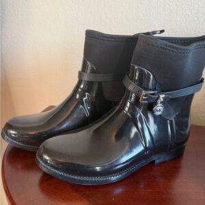 Black Ankle Rain Boots with Logo Charm